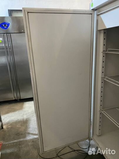 Холодильный шкаф