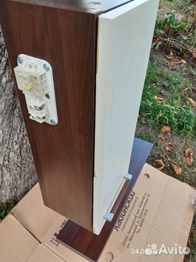 Шкафчик зеркало в ванную