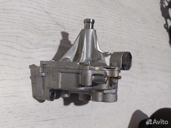 Toyota Rav4 XA50 Насос масляный