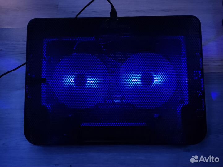 Подставка с охлаждением для ноутбука