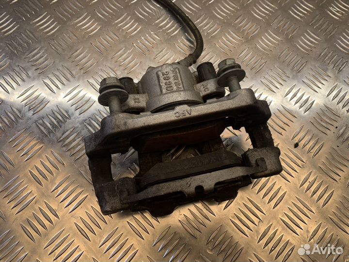 Передний левый суппорт BMW 1 F20