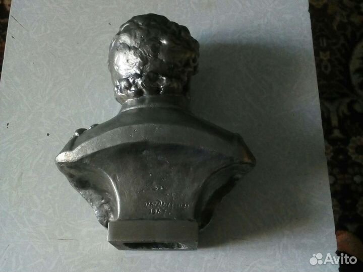 Бюст Пушкина