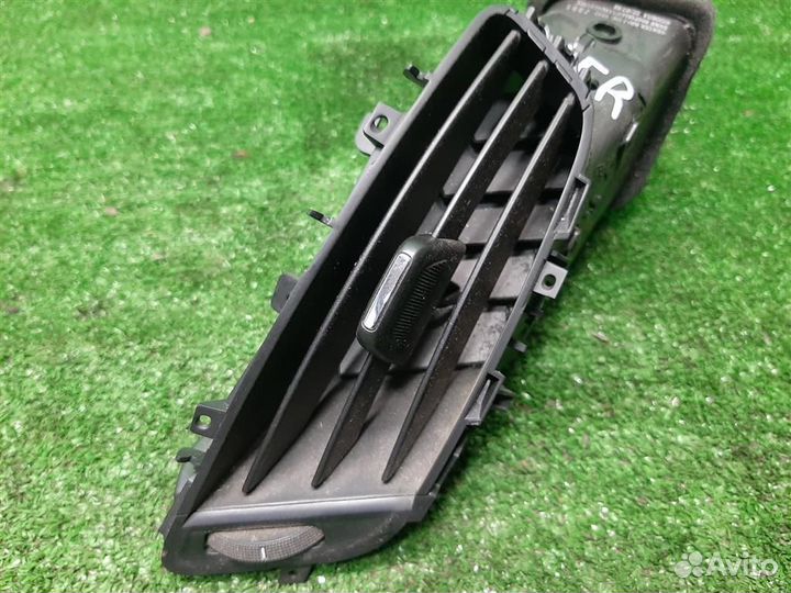 Дефлектор торпедо центральный Opel Zafira C 2014