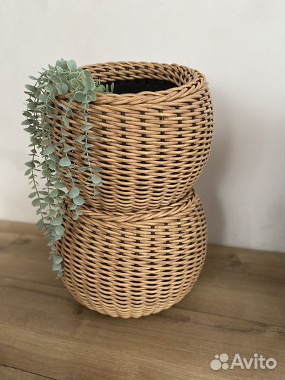 Кашпо для цветов из ротанга