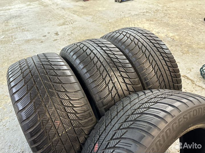 Bridgestone Blizzak LM-001 225/50 R17