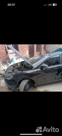 Капот веста