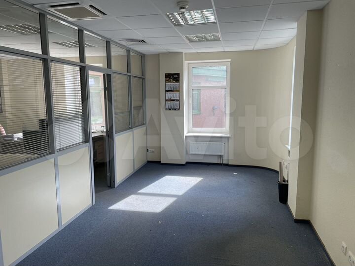Офис 61.5 м² в Бизнес-центре на 