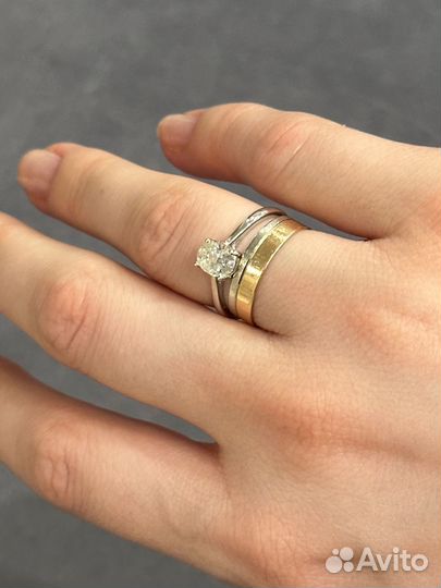 Кольцо с муссанитом