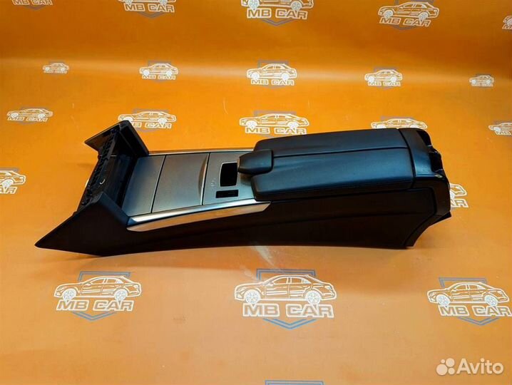 Подлокотник w212 E-class 651.924 04.2013