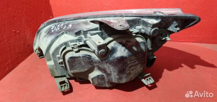 Фара правая Форд Фокус 2 05-08 черный отражатель