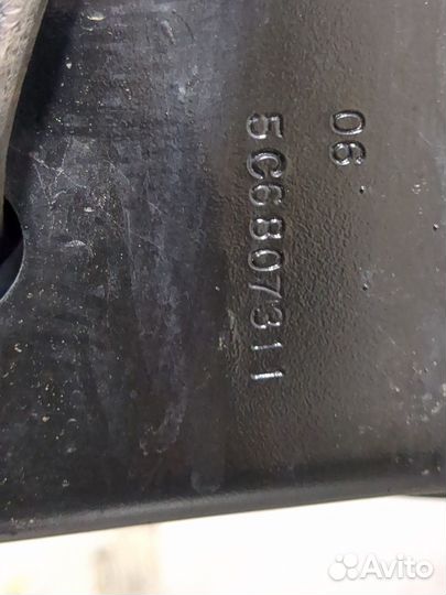 Усилитель бампера Volkswagen Jetta 6, 2017