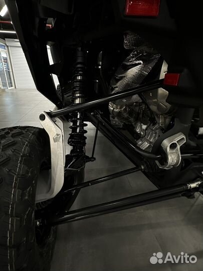 BRP Can-Am maverick R X RS 2024