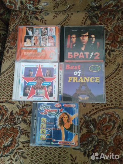 Фильмы. на кассетах и DVD дисках