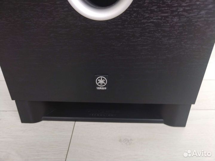 Сабвуфер yamaha