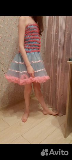 Платье нарядное для девочки 140