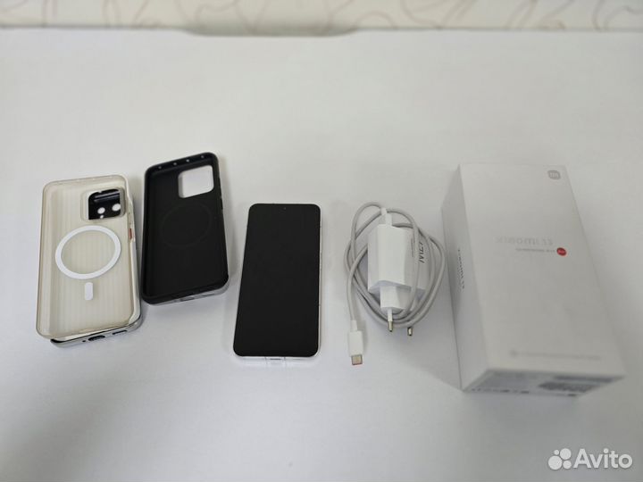 Xiaomi 13, 12/256 ГБ