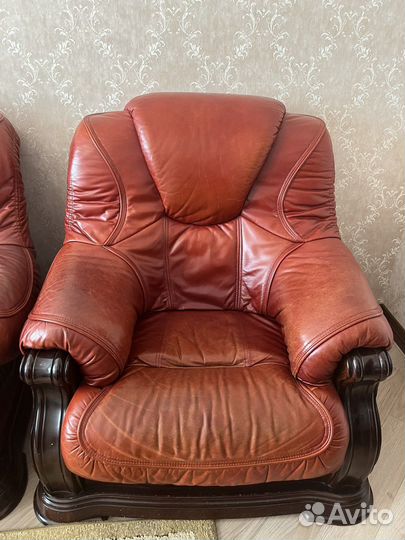 Кожаный диван и кресла б/у
