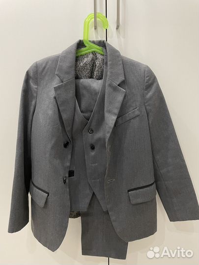 Школьный костюм для мальчика 134 серый