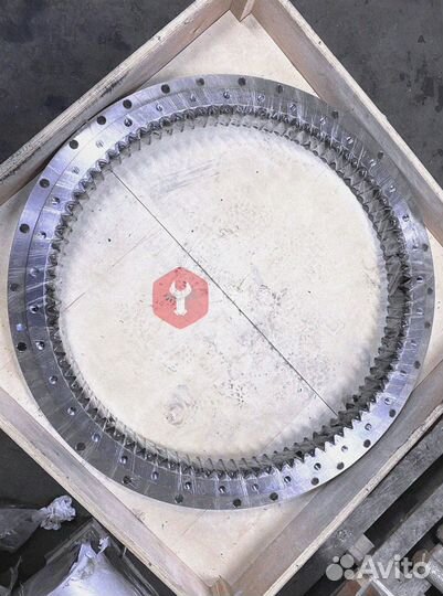 Опорно-поворотный круг R220LC-9SH 81Q6-00021
