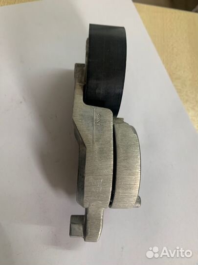 Ролик натяжной, приводного ремня VKM61091