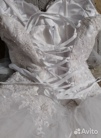 Свадебное платье