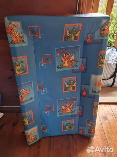 Пеленальная доска на кроватку