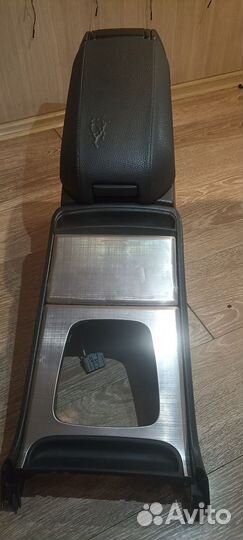 Подлокотник консоль Volvo XC 90