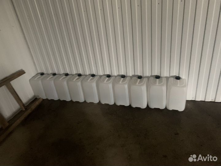 Канистры пластиковые