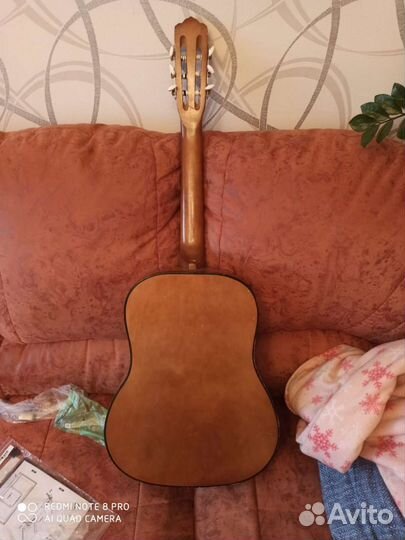 Акустическая гитара