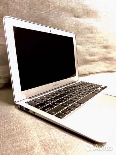 Apple macbook air 11’’