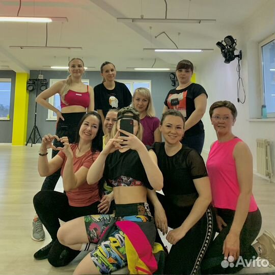 Фитнес тренер по зумбе инструктор zumba