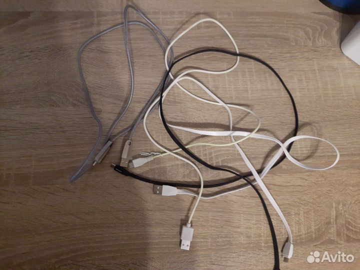 Кабеля для зарядки телефона