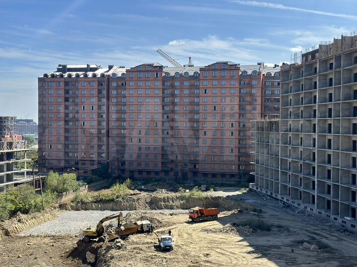 3-к. квартира, 136 м², 2/12 эт.