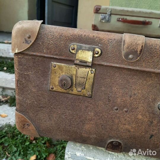 Чемоданы старинные 2 штуки