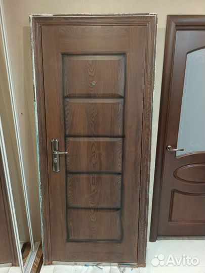 Дверь входная металлическая правая бу