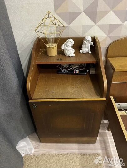 Спальный гарнитур