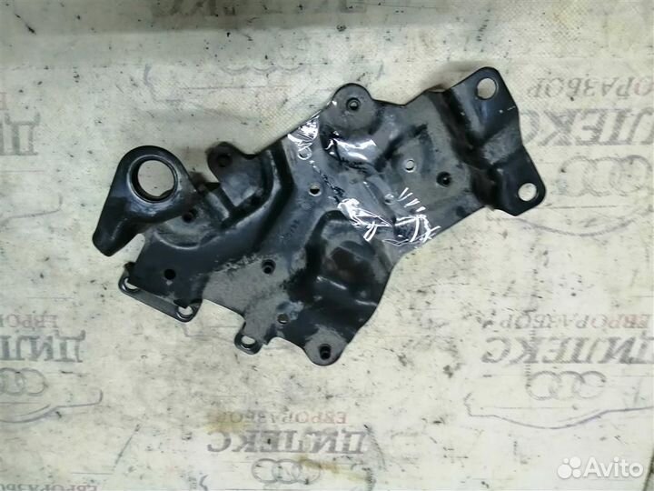 Кронштейн (сопут. товар) Audi A8 D3 4E 2004-2010