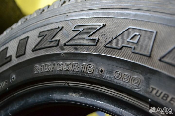 Bridgestone Blizzak DM-Z3 215/65 R16