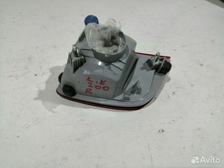 Фонарь задний правый Toyota Land Cruiser 10 (200 S