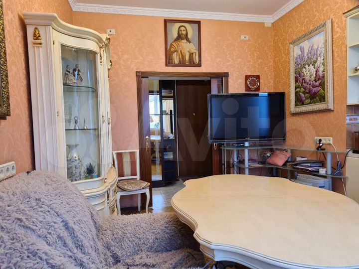 3-к. квартира, 80 м², 8/10 эт.