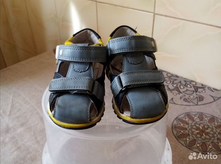 Продаются сандали для мальчика