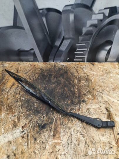 Щеткодержатели (поводок стеклоочистителя, дворник)