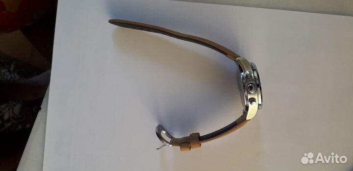 Часы хронограф