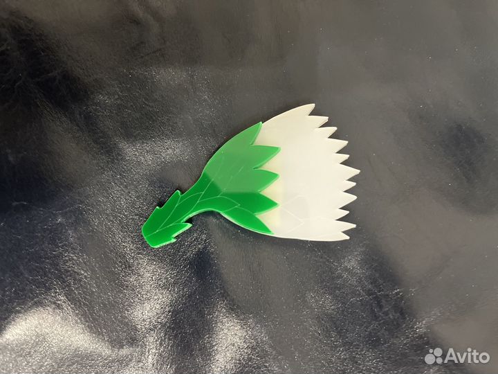 Брошь белый бутон чертополох