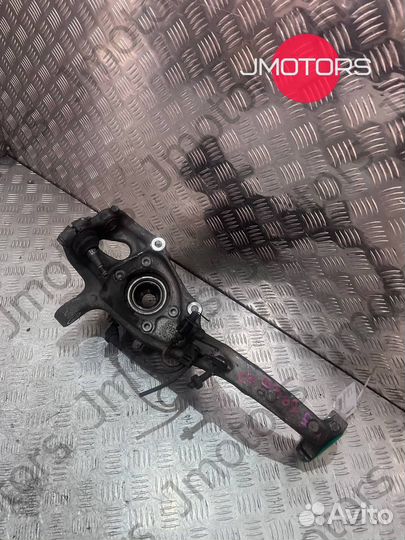 Левый поворотный кулак Audi A4 B8 ступица 21mm
