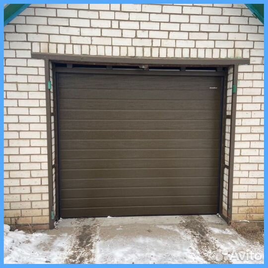 Гаражные секционные ворота DoorHan