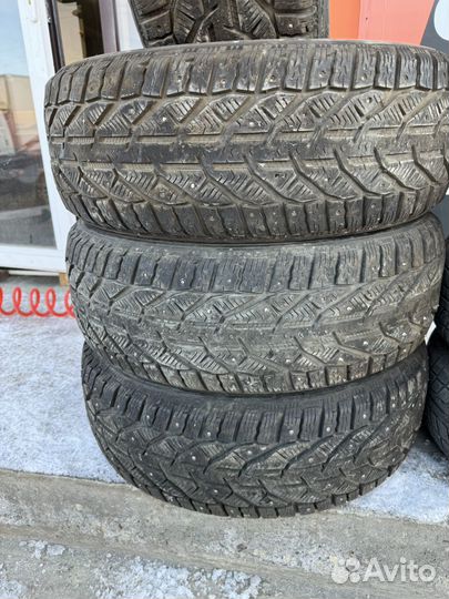 Kormoran Stud 2 215/55 R17