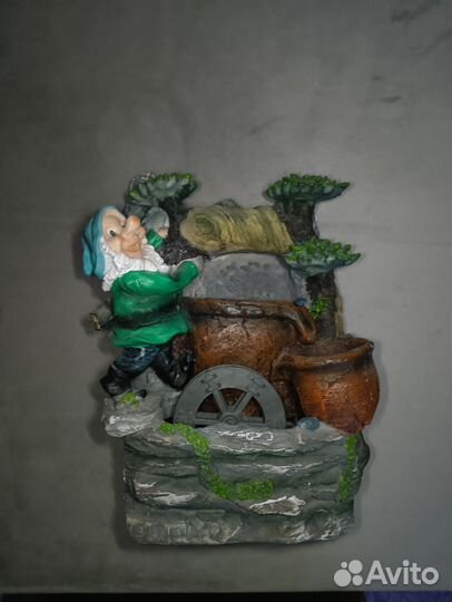 Фонтан садовый гном