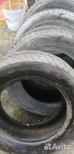 Kumho I'Zen RV Stud KC16 225/65 R17