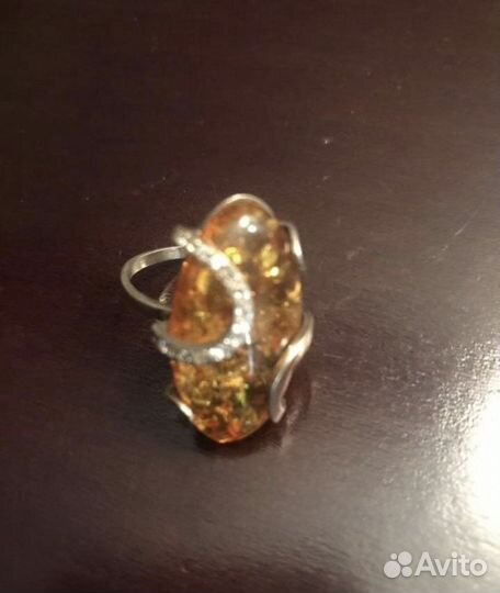 Серебряное кольцо с Янтарём